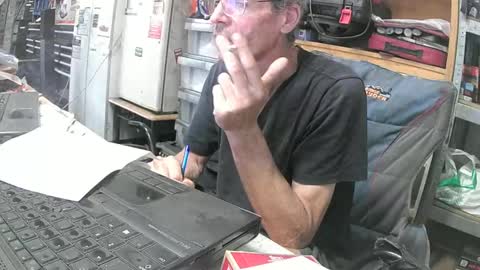 Snapshot of 04oldskool chatting on 01.02.25 04oldskool online show from 01.02.25