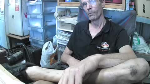 Snapshot of 04oldskool chatting on 01.15.25 04oldskool online show from 01.15.25