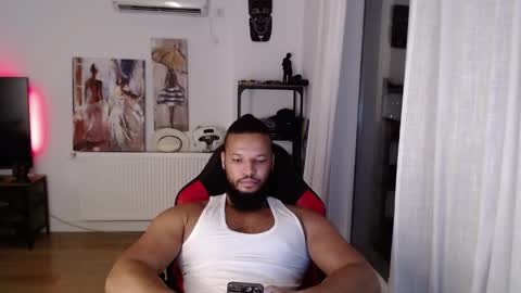 Snapshot of 0_kingsley chatting on 10.08.25 Kingsley online show from 10.08.25