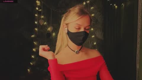 Snapshot of 0ophelia chatting on 02.10.26 0ophelia online show from 02.10.26