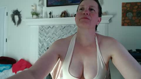 Snapshot of 11willowandjohn11 chatting on 04.10.26 Aurora Willows online show from 04.10.26