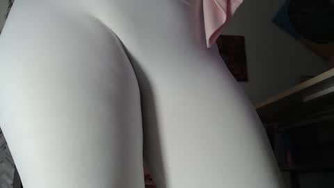 Snapshot of 11willowandjohn11 chatting on 04.14.26 Aurora Willows online show from 04.14.26