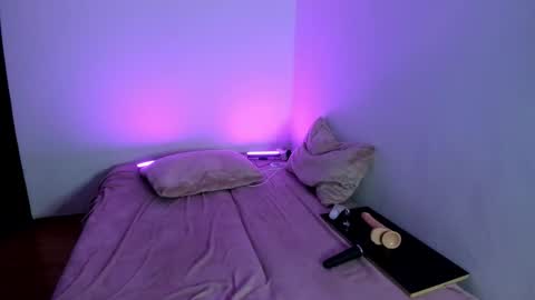 Snapshot of 19carla chatting on 11.24.25 Carl the good girl online show from 11.24.25