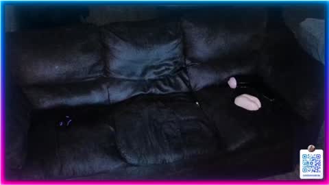 Snapshot of 19reddragon86 chatting on 01.28.25 19reddragon86 online show from 01.28.25