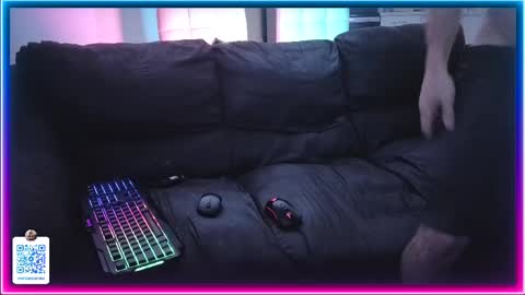 Snapshot of 19reddragon86 chatting on 10.04.25 19reddragon86 online show from 10.04.25