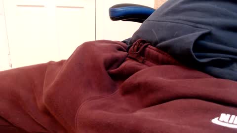 i erupt if you suck ur nipples 4 me and look at the camera while watching me online show from 02.25.25