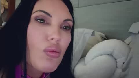 Snapshot of 1lovely1 chatting on 02.15.26 Onna online show from 02.15.26