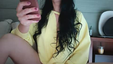 Snapshot of 1lovely1 chatting on 06.18.26 Onna online show from 06.18.26