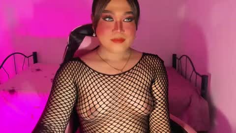 1lovelymess online show from 10.25.25