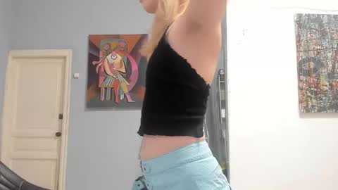 Snapshot of 1lovepizza chatting on 11.11.25 1lovepizza online show from 11.11.25