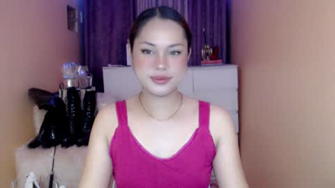 Snapshot of 1miracle_tranny chatting on 07.17.26 1miracle_tranny online show from 07.17.26