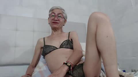 Miss Monserrate online show from 02.10.25