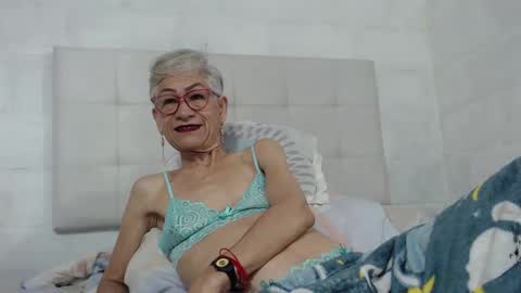 Miss Monserrate online show from 03.05.25