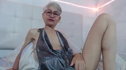 Miss Monserrate online show from 03.10.25