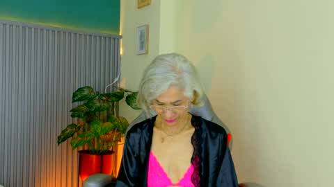 Snapshot of 1miss_monserrate chatting on 06.17.26 Miss Monserrate online show from 06.17.26