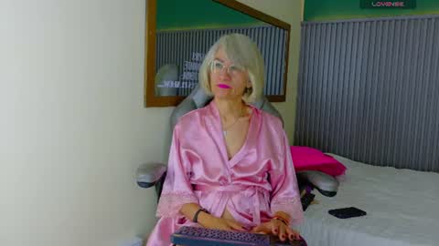 Snapshot of 1miss_monserrate chatting on 06.25.26 Miss Monserrate online show from 06.25.26