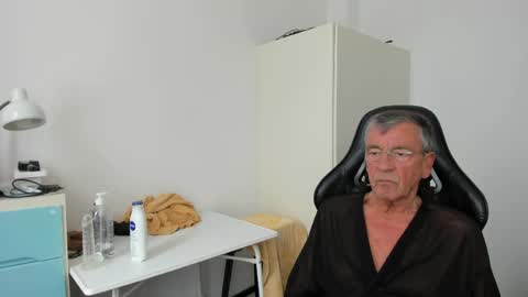 Henk online show from 05.17.26