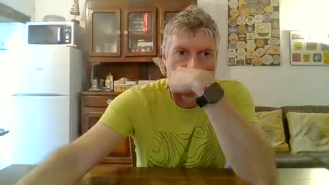 Snapshot of 22esserre chatting on 06.19.26 22esserre online show from 06.19.26