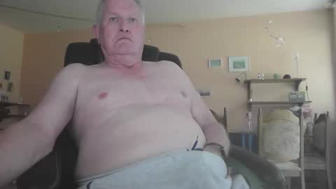 Snapshot of 29famila chatting on 09.20.25 29famila online show from 09.20.25