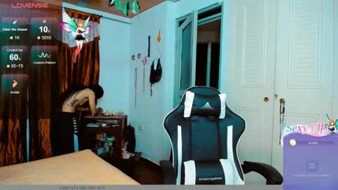 Snapshot of 2girls__dream chatting on 01.20.25 samantha sharon online show from 01.20.25