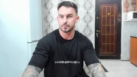 Snapshot of 2sexymuscles chatting on 05.10.26 2sexymuscles online show from 05.10.26
