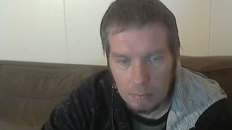 2small4you83 online show from 01.19.25