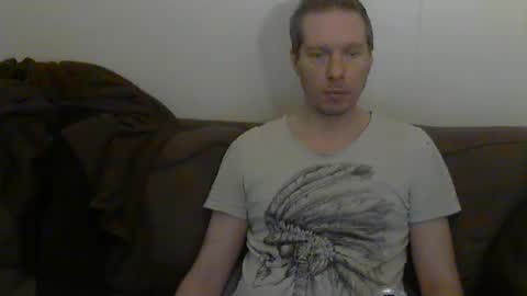 Snapshot of 2small4you83 chatting on 01.12.26 2small4you83 online show from 01.12.26