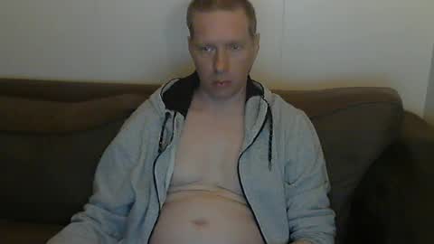 Snapshot of 2small4you83 chatting on 05.27.26 2small4you83 online show from 05.27.26