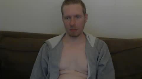 Snapshot of 2small4you83 chatting on 06.09.26 2small4you83 online show from 06.09.26