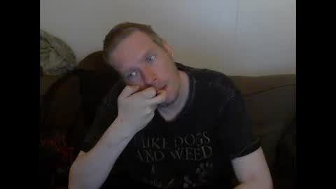Snapshot of 2small4you83 chatting on 06.10.26 2small4you83 online show from 06.10.26