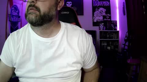 Snapshot of 3ndlessmike chatting on 05.17.26 3ndlessmike online show from 05.17.26