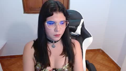 Snapshot of 3rika_gomez chatting on 01.29.25 erika online show from 01.29.25