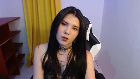 Snapshot of 3rika_gomez chatting on 09.29.25 erika online show from 09.29.25