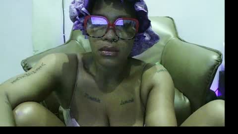 Snapshot of 420ebony_goddess chatting on 07.05.26 goddess zuri online show from 07.05.26