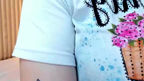 Snapshot of 4ngel_greey chatting on 09.23.25 ... .     Angel     . ... online show from 09.23.25