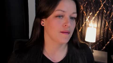 Snapshot of 4ngel_greey chatting on 10.13.25 ... .     Angel     . ... online show from 10.13.25