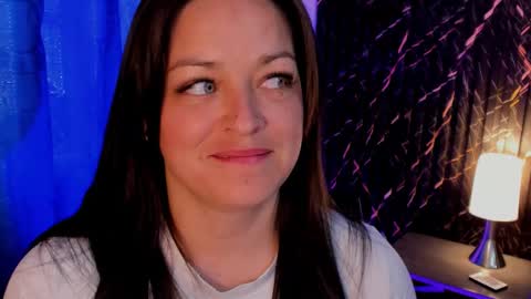 Snapshot of 4ngel_greey chatting on 10.29.25 ... .     Angel     . ... online show from 10.29.25