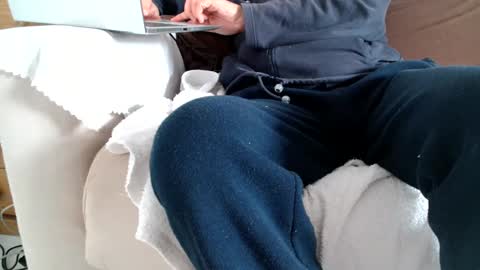 F E L I X -  -  F O ll O W      M E  online show from 01.06.25