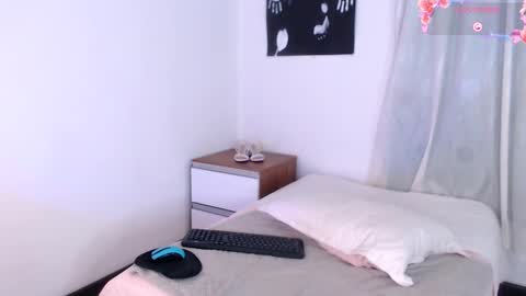 Snapshot of 69mia_sweet chatting on 09.23.25 Mia online show from 09.23.25