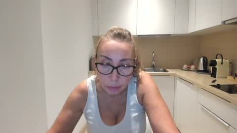 Snapshot of 8ciara chatting on 11.13.25 8ciara online show from 11.13.25