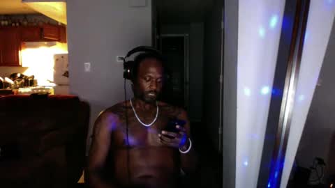 NoFaceNoCase online show from 10.11.25