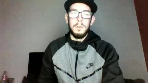 Snapshot of 8inchbeam chatting on 12.04.25 8inchbeam online show from 12.04.25