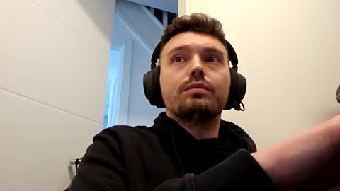 Snapshot of 8inchdude93 chatting on 10.08.25 8inchdude93 online show from 10.08.25