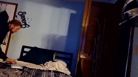 Snapshot of 9_25 chatting on 12.06.24 8over6 online show from 12.06.24