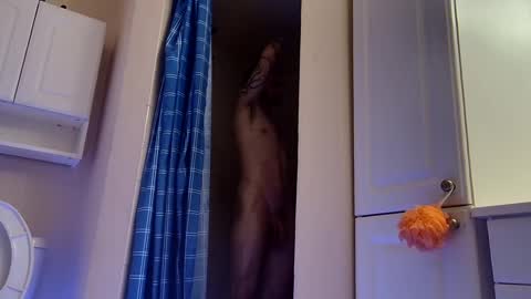 Snapshot of 9_25 chatting on 10.09.25 8over6 online show from 10.09.25