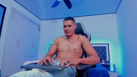 Snapshot of _0324 chatting on 01.01.25 rick online show from 01.01.25