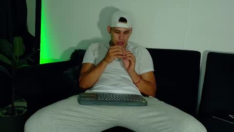 Snapshot of _0324 chatting on 09.23.25 rick online show from 09.23.25