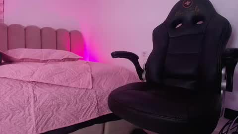  abby rouss online show from 11.22.25