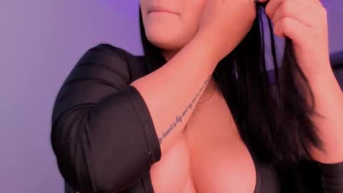 Snapshot of _abbymiller_ chatting on 10.03.25 Abbye Miller online show from 10.03.25