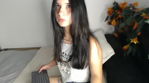 Snapshot of _abrill_20 chatting on 10.18.25 _abrill_20 online show from 10.18.25